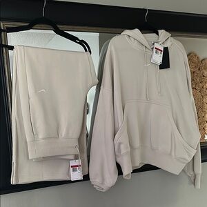 Nike Sportswear Phoenix Fleece
Hoodie & Sweatpants | Both size Large | NWT